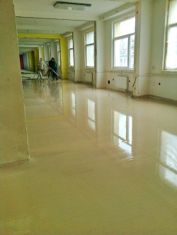 Lití anhydritové podlahy