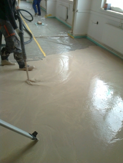Lití anhydritové podlahy