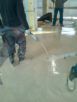 Lití anhydritové podlahy